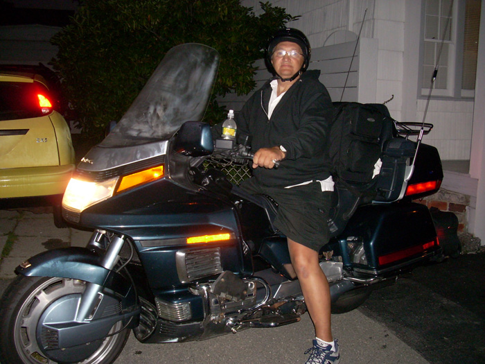 Roger on 1989 Goldwing ready to head to Canada August 17, 2009